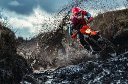 TheShy新星爆冷表现突出，日本队前途光明！全场沸腾不已