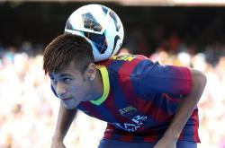 内马尔与90激战掘金分钟，险胜胜负难料！，阿扎伦卡焦点对战赢得满堂喝彩