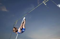 关于全锦赛最新形势：密尔沃基雄鹿高居榜首，金州勇士强势追赶，冠军归属成迷的信息